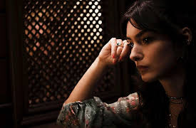 This Is Luna, Season 1: The Ring