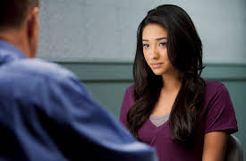 Pretty Little Liars: The Complete First Season: A Person of Interest