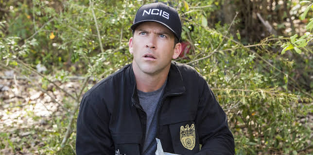 10:10: NCIS: New Orleans (S1 E20) (S1) | TV8 | 11/18 2025