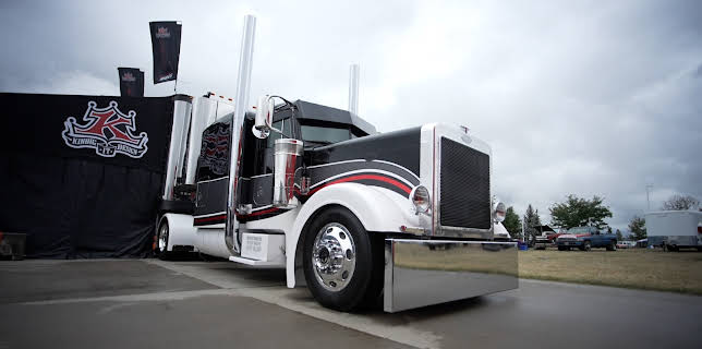 23:15: Kindig Customs (S9 E6) (S9) | Discovery Channel | 8/13 2025