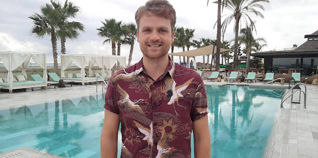 1:05 PM: A Place in the Sun | More 4 | 2/15 2026