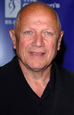 Steven Berkoff como 