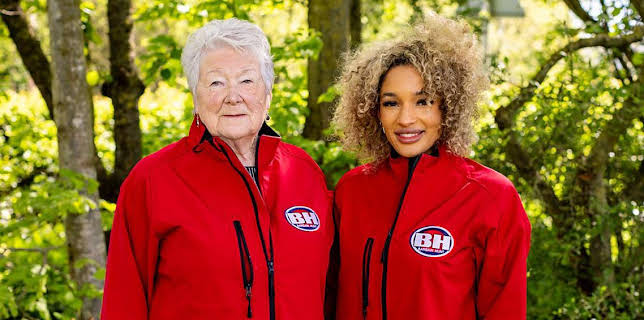 12:15 PM: Bargain Hunt (S69) | BBC One Channel Islands | 11/12 2025