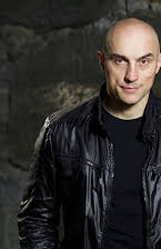 Tony Naumovski som Samir