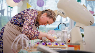 13:50: Bakemesterskapet: Full fest – del 1 | NRK 2 | 4/15 2026