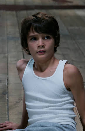 Robert Daniel Sloan as Dylan Collins