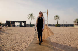 The Real Estate Babes - Drama of the Luxury Agents: Sarah's Revenge: A Case for Queen V