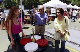 Flea Market Flip, Season 1: Artsy vs. Bloggers Showdown