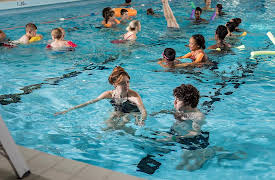 Motherland S1: The Pool Party