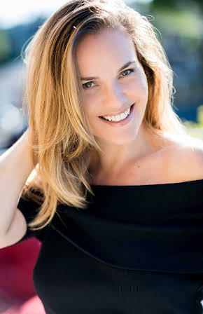 Gretal Montgomery as Kay Johnson