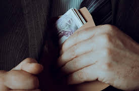 The Big Swindle, Season 1: The Million Pound Swindler