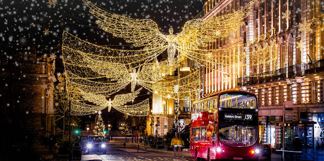 7:00 PM: The Oxford Street Christmas Lights: Then & Now | Channel 5 | 12/3 2025