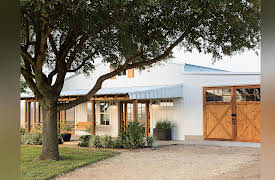 Fixer Upper: Behind the Design, Season 1: The Brooks House