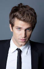 Keegan Allen som 