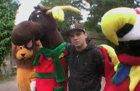 ORELSAN : Don't ever show this to anyone: To make a movie all you need is something that can film