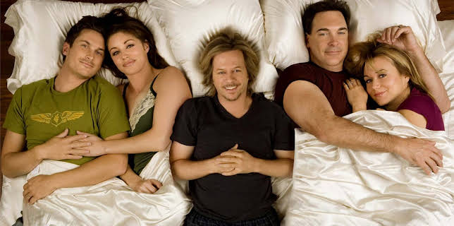 09:35: Knas i Kærligheden (S1 E3) (S1) | Viasat 4 | 10/23 2025