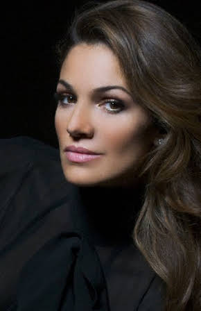 Nadia Farès as 