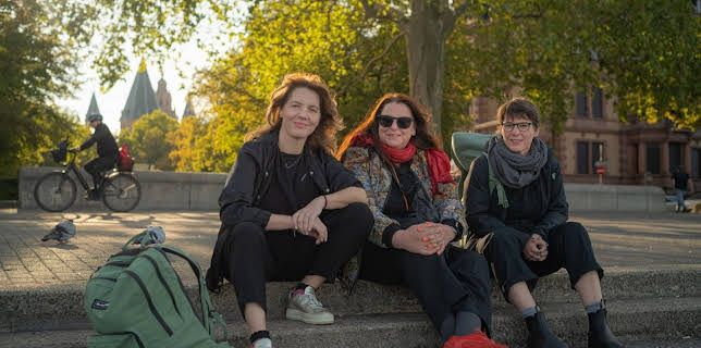 00:45: Drei ostdeutsche Frauen bummeln durchs Land und prüfen die Schwerkraft der Verhältnisse | ZDF | 3/9 2026