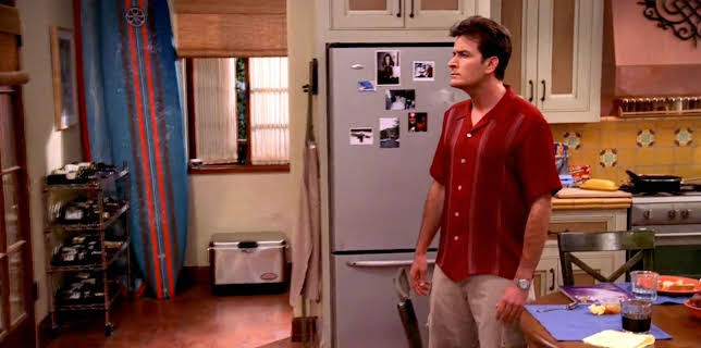 10:30: Two and a Half Men (S2 E9) (S2) | Kanal 9 | 1/6 2026