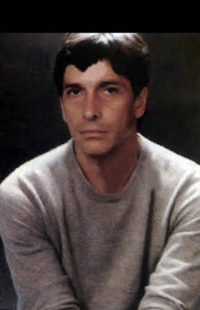 Juan Ferrara as 