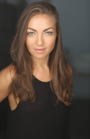Alexandra Voicu as 