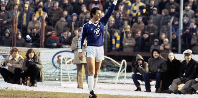 21:55: Beckenbauer. Der letzte Kaiser | Arte | 1/15 2026