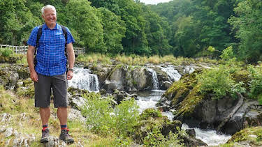 2:15 PM: Weatherman Walking (S13) | BBC Two | 9/2 2026