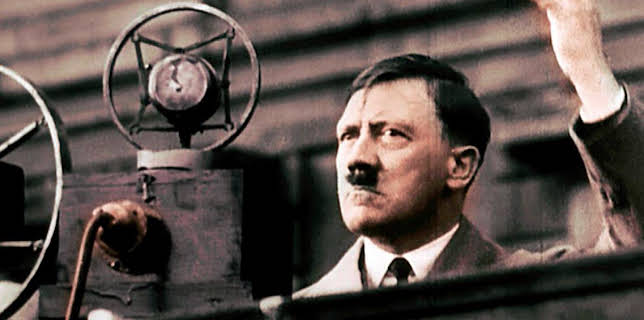 22:15: Documaster Apocalipsis El Ocaso De Hitler | LA 2 | 1/27 2026