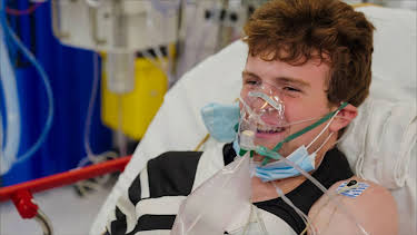 12:05 AM: Surgeons: Life in Their Hands | More 4 | 8/10 2026