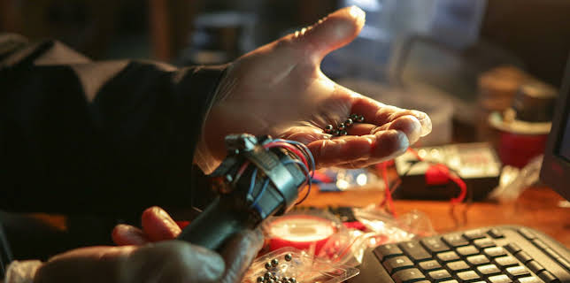 18:00: Web of Lies (S2 E6) (S2) | Investigation Discovery | 3/11 2026