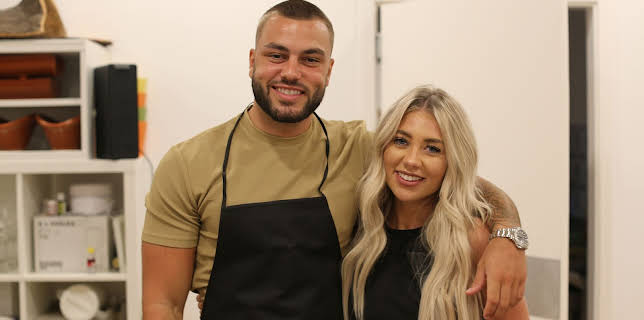 5:00 PM: Celebrity Coach Trip | E4 | 3/19 2026