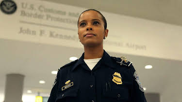 02:15: Control de aeropuertos: USA: Filtraciones de cocaína y griegos antiguos | National Geographic | 8/2 2025