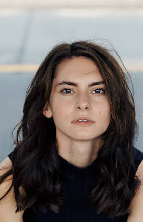 Romina Küper as 