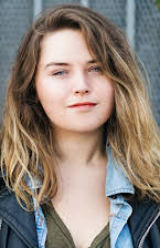 Lily Mae Harrington som 