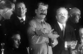 Hur man blir en tyrann: Kontrollera sanningen