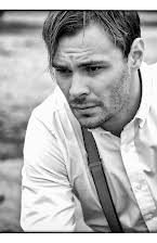 Patrick Flueger como 