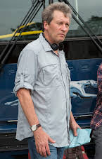 Ken Kwapis som Director