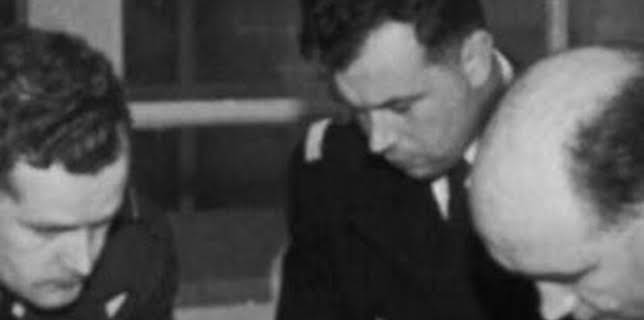 23:17: Salazar en la Segunda Guerra Mundial | La Otra | 12/18 2025