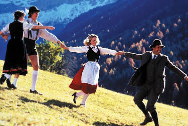 22:00: Ett päron till farsa på semester i Europa | Kanal 9 | 4/9 2026