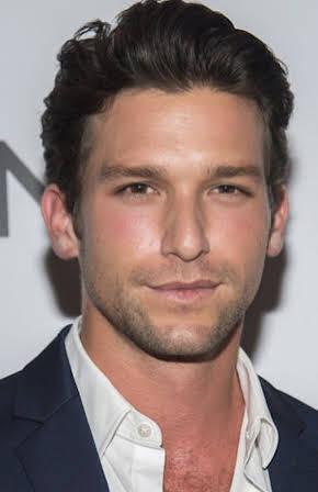 Daren Kagasoff as 