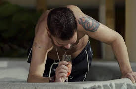 90 Day: Hunt for Love, Season 1: The Boy Who Fell in the Hot Tub