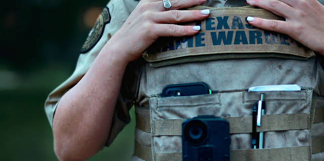 12:10: Lone Star Law (S5 E1) (S5) | Animal Planet | 2/13 2026