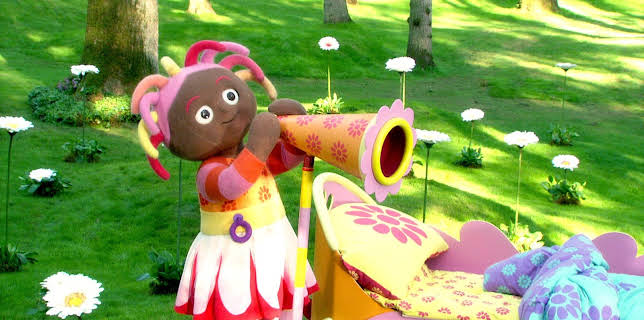 11:00: Drømmehagen: Vær stille, Tomlingene, Hoppsi Deisi vil synge | NRK Super | 11/16 2025