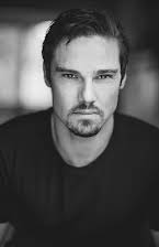 Jay Ryan som 