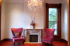 House Hunters: Volume 4, Season 102: Chicago Attorney Seeks Vintage House With Space for Lavish Parties