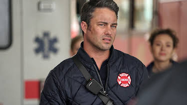 03:00: Chicago Fire (S3 E23) (S3) | Viasat Series | 8/18 2026