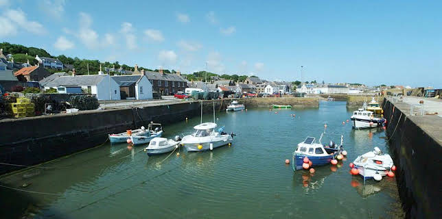 7:00 PM: Villages by the Sea (S4) | BBC Two | 11/28 2025