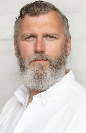 Stephen Oswald as 