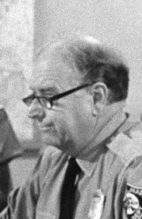 Parley Baer as Mel Chadwick
