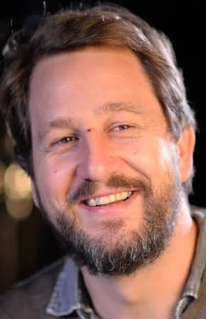 Henrik Rafaelsen as 